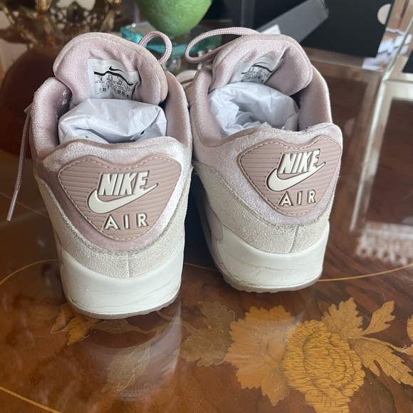 Nike Air Max 90 LX women’s  velvet sneakers running shoes Sz 39.0 USA Sz 8.0 - Picture 9 of 16